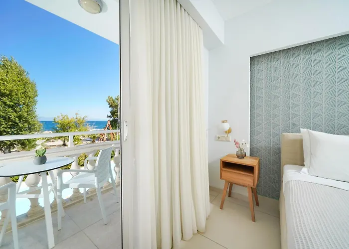 Отель Elektra Comfort By Del Mare 4*